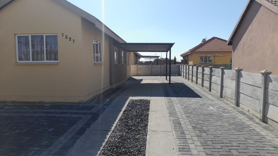 4 Bedroom Property for Sale in Freedom Park North West